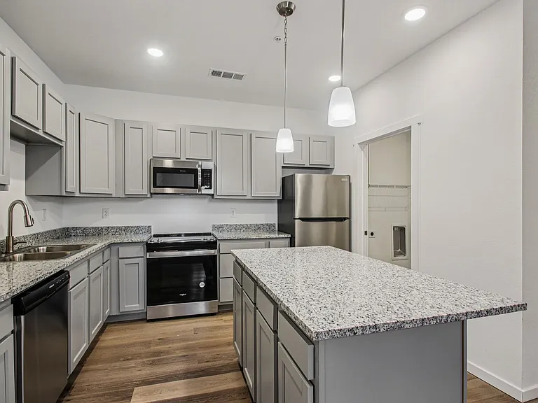 Portland Place Apartments — Photo 63