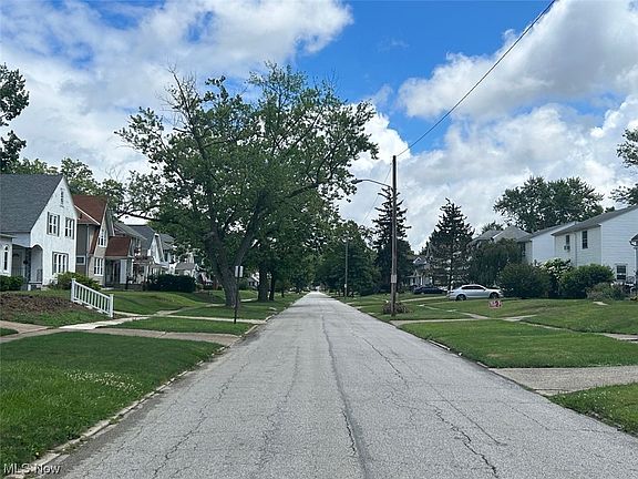 2nd image of 118 Denison Ave
