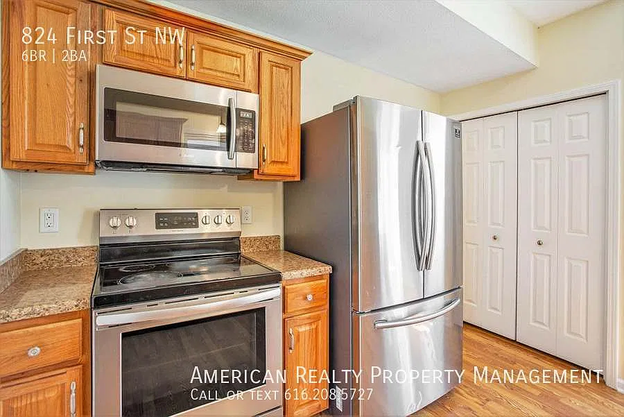6 bed, 1694 sqft, $3,000 — Photo 4