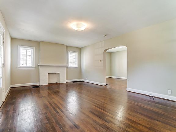 3rd image of 1496 Ashland Ave