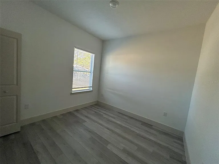 1531 W Gainsboro Ln — Photo 27