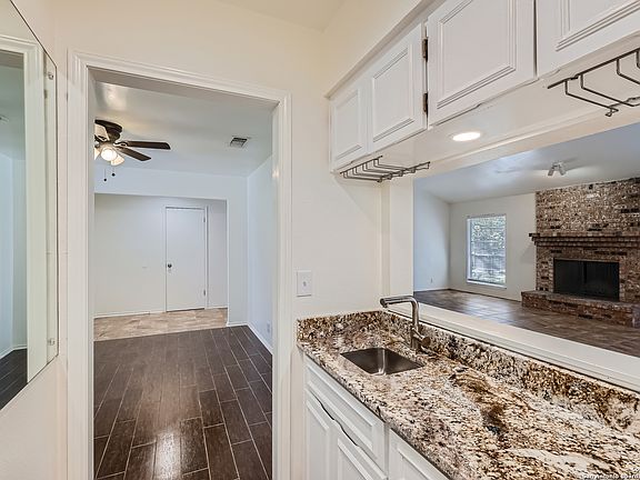 3rd image of 15107 oak loft