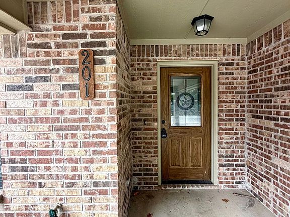 2nd image of 663 W Tarleton St Unit 201