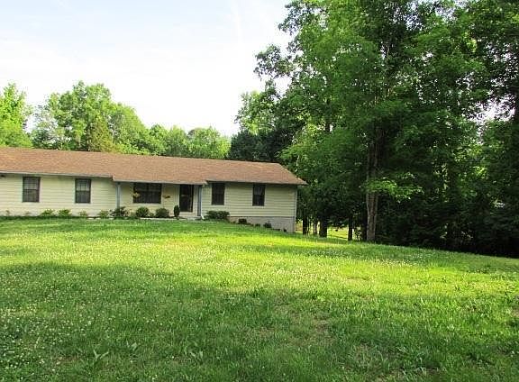 3rd image of 165 Desoto Dr