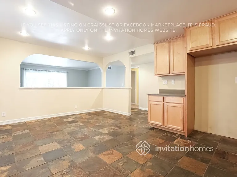 293 Aristotle St — Photo 3