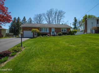 1032 Mary Ln, Schenectady, NY 12306