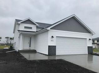 7472 18th St S, Fargo, ND 58104