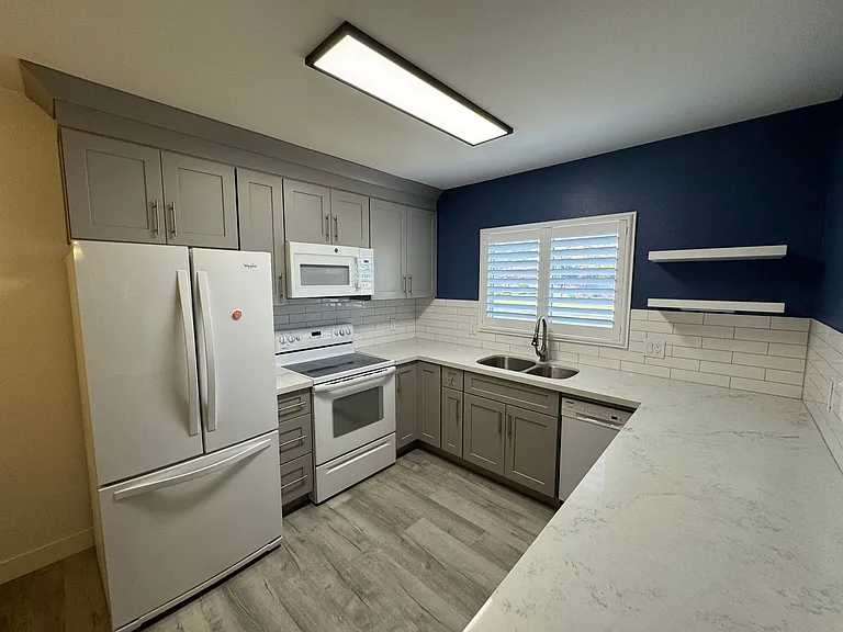 1295 N Ash St #1018 — Photo 3