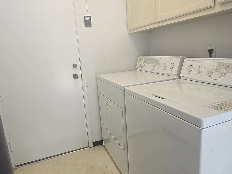 735 Amanda Dr — Photo 31