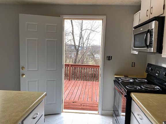 5th image of 3914 N Wittfield St