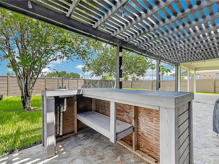 4503 Santa Fabiola St — Photo 27