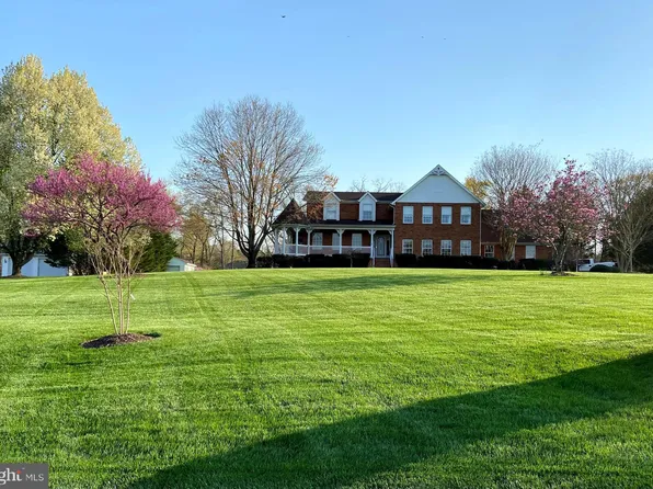 9190 Crescent Ln, La Plata, MD 20646