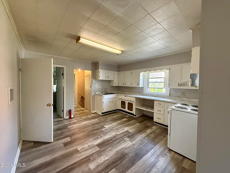 741 Hudson Ave #3 — Photo 8