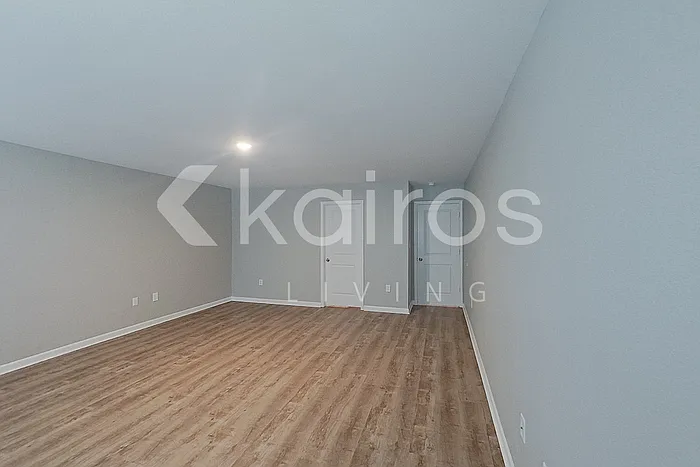 1139 Freedom Pkwy — Photo 16