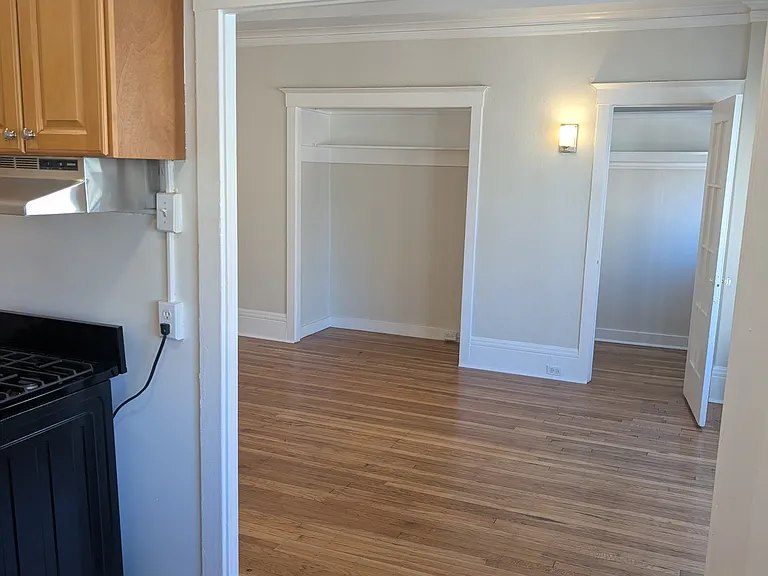 The Langham Apartments — Photo 40