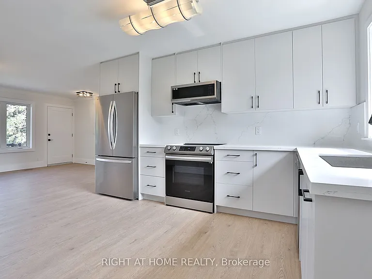 80 Stephen Dr — Photo 5