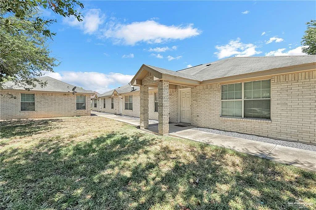 2 bed, 2.0 bath, 3804 sqft, $795 — Photo 1