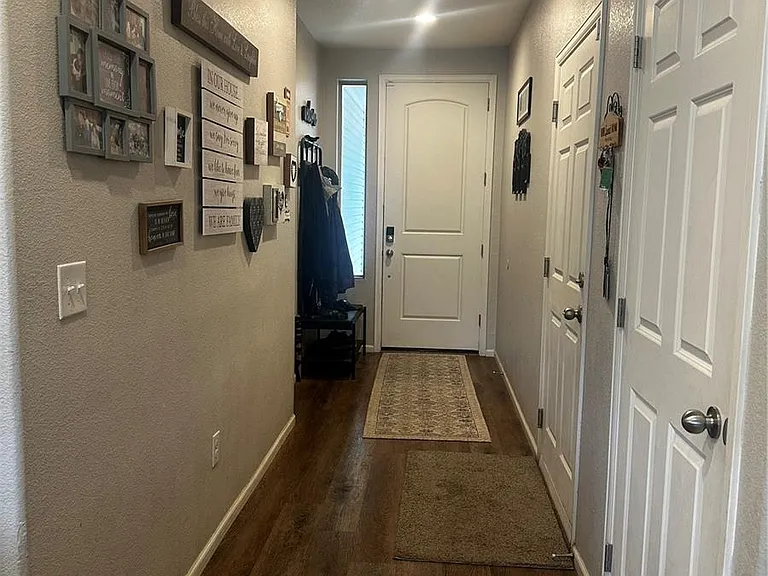 10562 Racine Cir — Photo 5
