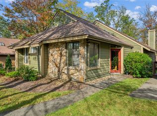 2703 Powder Ridge Rd, Hidden Valley, PA 15502