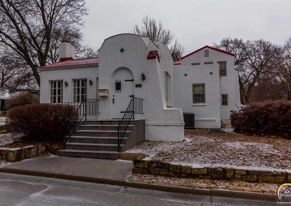 1st image of 805 Spruceway St
