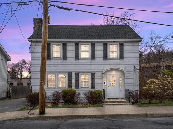 5 Pine Woods Road, Hyde Park, NY 12538