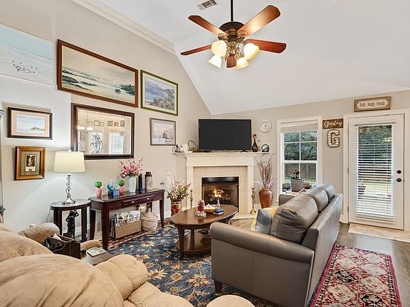 5th image of 105 Whispering Meadows Dr