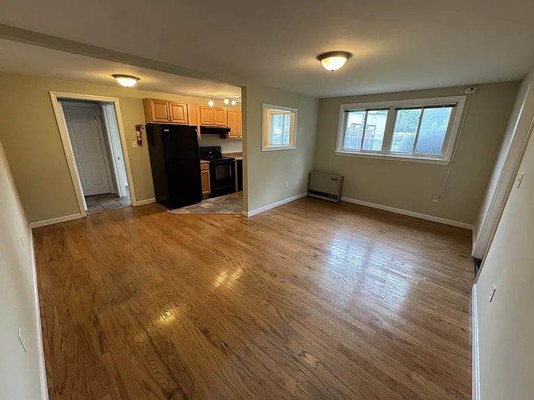 15 Burnham St #3 — Photo 3