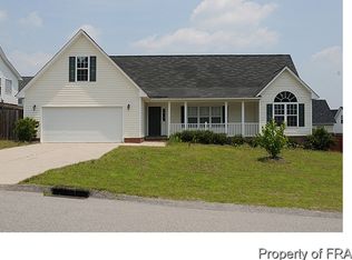 917 Bramblegate Rd, Hope Mills, NC 28348