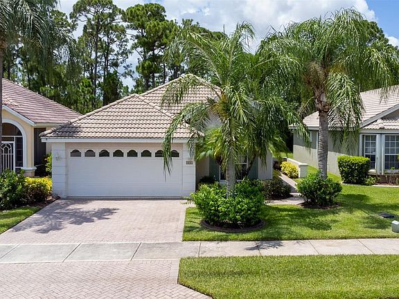 5th image of 806 SW Saint Andrews Cove