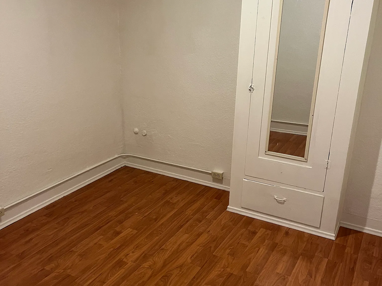1 bed, 5000 sqft, $820 — Photo 2