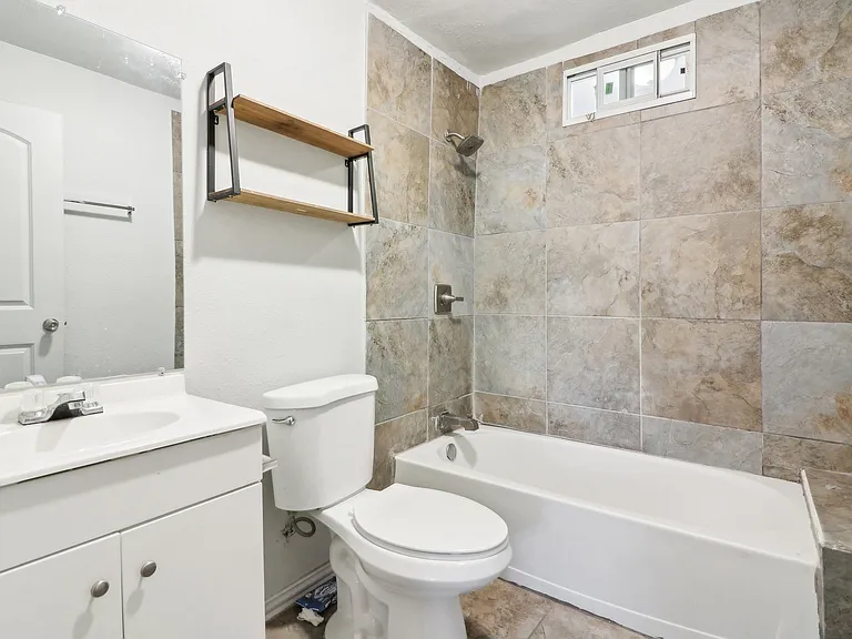 1906 Grainger St #1906 — Photo 22