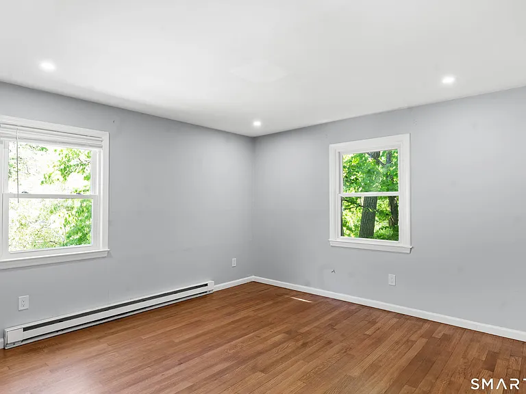 22 Irving Pl #2 — Photo 4