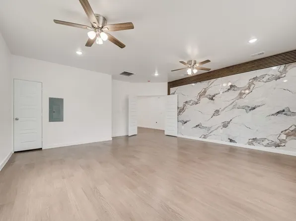 2706 Lenway St, Dallas, TX 75215