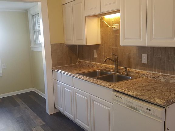 3rd image of 1455 Grace Ave
