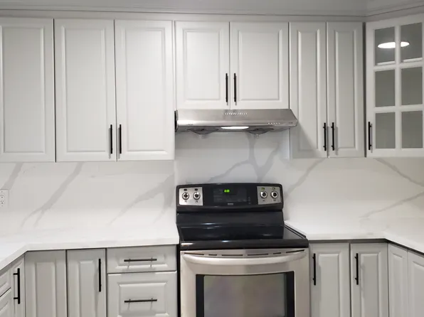 236 Park Rd N, Oshawa, ON L1J 4M1