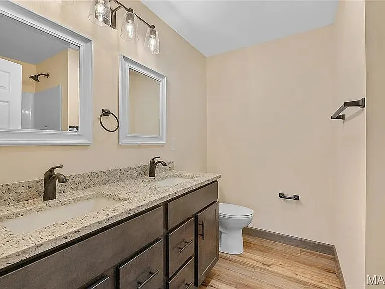 3605 Justine Dr — Photo 26