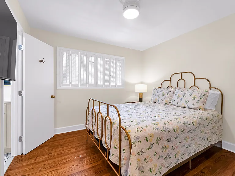 601 Regent Rd — Photo 20