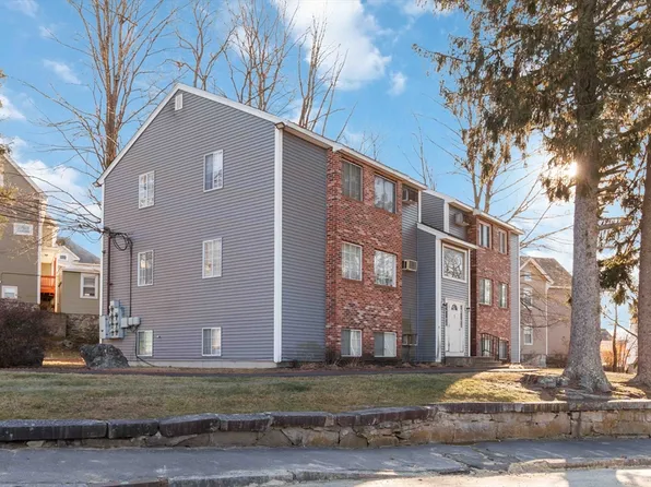 1 19th St APT 3, Lowell, MA 01850