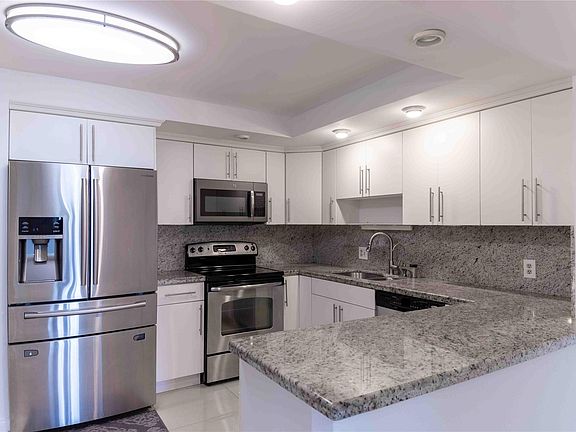 3rd image of 2851 NE 183rd Street #1411-15e