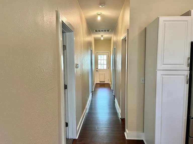 711 N Palmetto — Photo 9