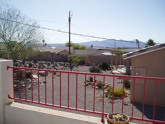 3rd image of 725 Meadows Dr