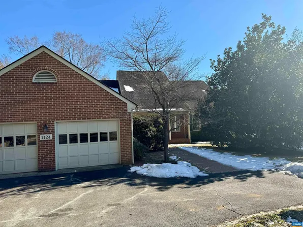 1124 Dryden Ln, Charlottesville, VA 22903