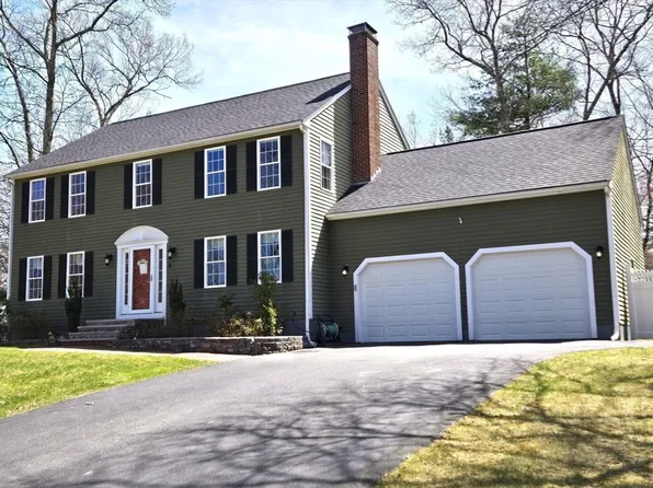 8 Denwood St, Mansfield, MA 02048