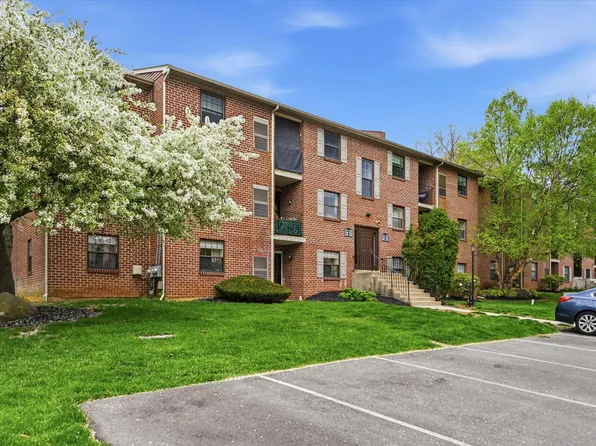 2402 Pond View Dr, West Chester, PA 19382