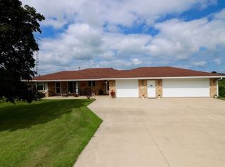 12838 Circle Ridge Rd, Sherrill, IA 52073