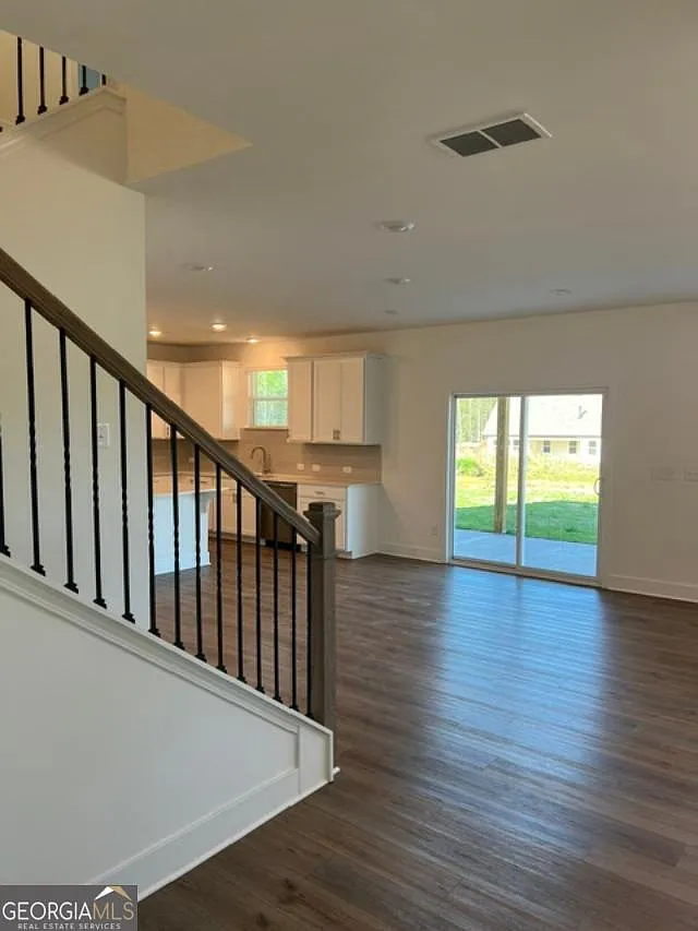 Building Photo - 111 Tallulah Trl