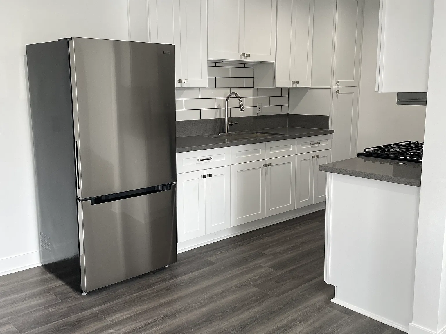 2 bed, 900 sqft, $2,300 — Photo 1