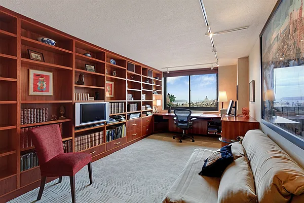 Sold by Corcoran | media 21