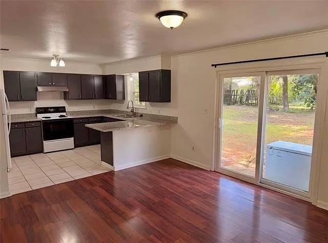 3 bed, 1.0 bath, 1722 sqft, $1,600 — Photo 3
