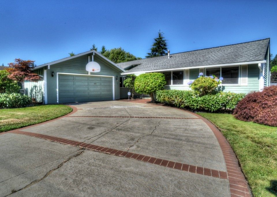 1st image of 1431 179th Pl NE